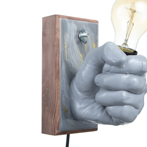 Светильник настенный Левая рука кулак 60Вт E27 18х18х10см серый/золото(9074511)