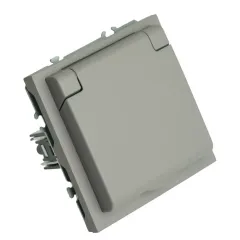 Розетка 2P+E ЭМИЛИ защ.шторки с крышкой платин-сер RST16-5112-10