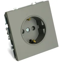 Розетка 2P+Е ЭМИЛИ шторки платиново-сер RST16-5110-10