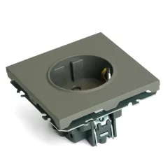 Розетка 2P+Е ЭМИЛИ шторки платиново-сер RST16-5110-10