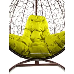 Кресло подвесное с ротангом Капля коричневое с желтой подушкой