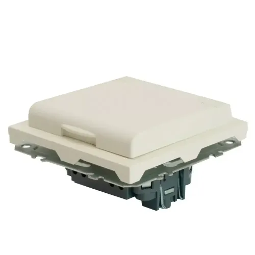 Розетка 2P ЭМИЛИ защ.шторки с крышкой белый RST16-5113-01