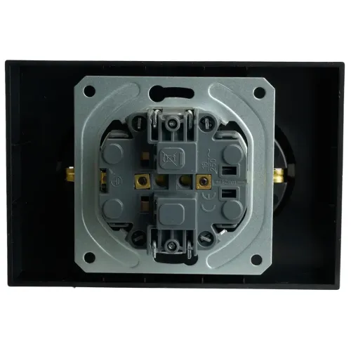 Розетка 2-ая 2P+E ЭМИЛИ шторки черный RST16-5114-05