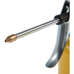 Масленка-нагнетатель ТУНДРА металлический наконечник, 250мл (1172295)