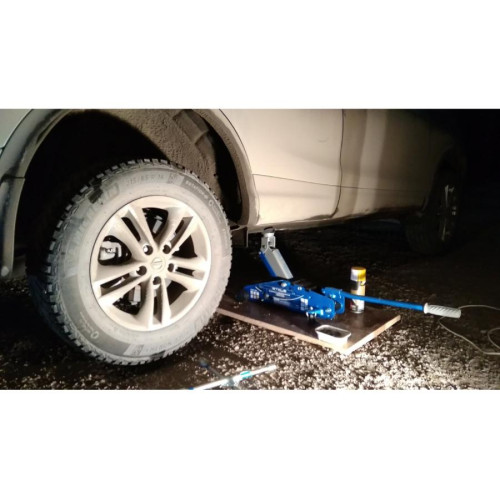 Домкрат подкатной STELS  2,5т с фиксатором, 140-385 мм, кейс (51132)