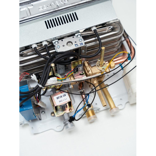 Водонагреватель газовый проточный GENBERG 108.01 eco, 8л