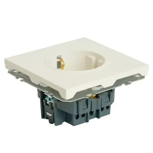 Розетка 2P+Е ЭМИЛИ шторки белый RST16-5110-01