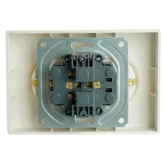 Розетка 2-ая 2P+E ЭМИЛИ шторки белый RST16-5114-01