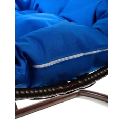 Кресло подвесное с ротангом Капля коричневое с синей подушкой