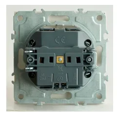 Розетка 2P+E ЭМИЛИ защ.шторки с крышкой белый RST16-5112-01