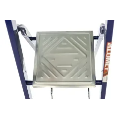 Стремянка АЛЮМЕТ (М8408) сталь 8 ступ., профиль 40х20