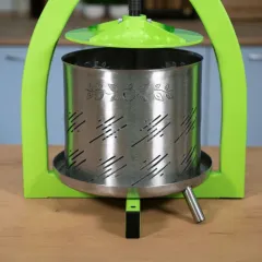 Пресс винтовой  SOK 6 литров + Кожух