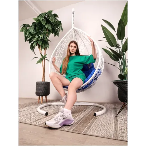 Кресло подвесное с ротангом Капля белое с серой подушкой