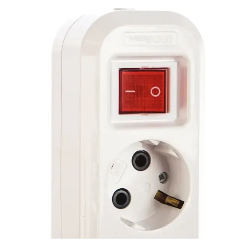 Колодка 3-пост. 2P+E бел. с выкл. 16А UNIVersal S303