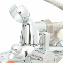 Смеситель для ванны G-LAUF JMX7-A605, круглый поворотный излив